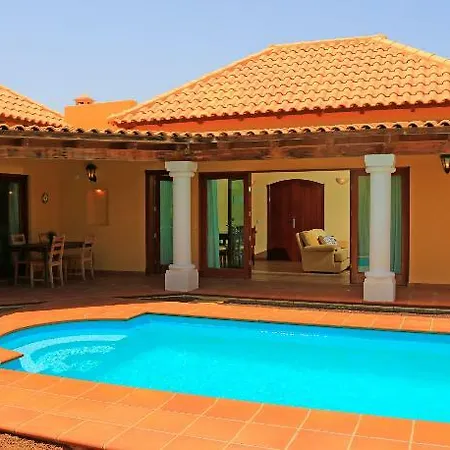 Brisas Del Mar Hotel *