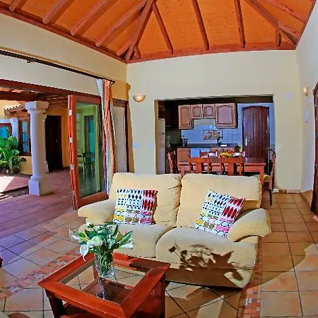 Отель Brisas Del Mar