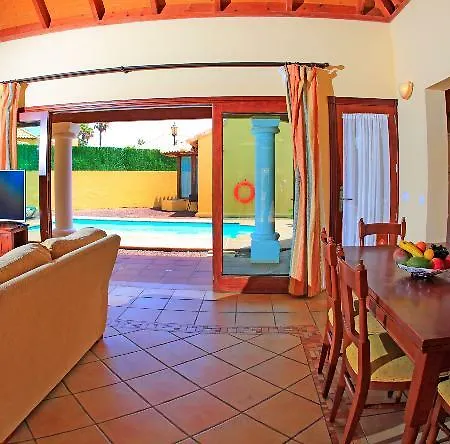 Brisas Del Mar Apartment *