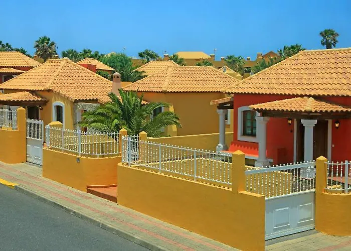 Brisas Del Mar Hotel *
